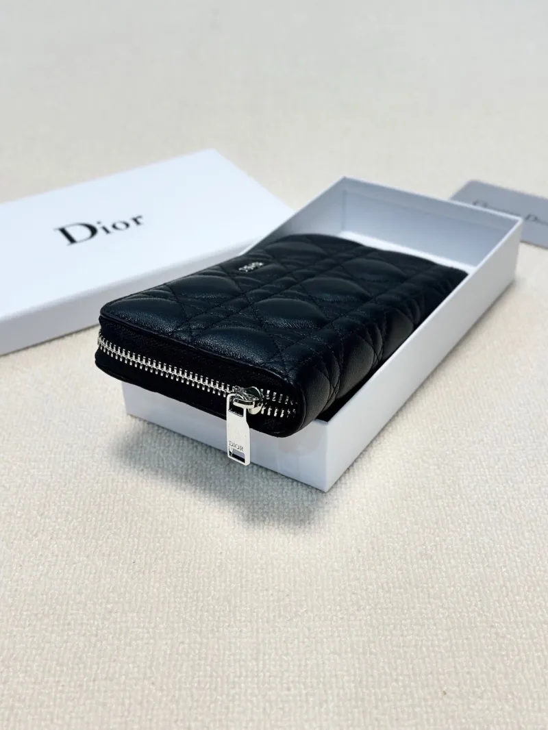 Alternative view of Dior Wallet-482
