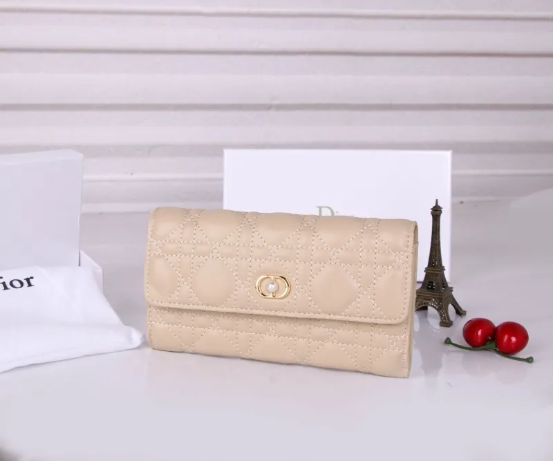 Alternative view of Dior Wallet-610