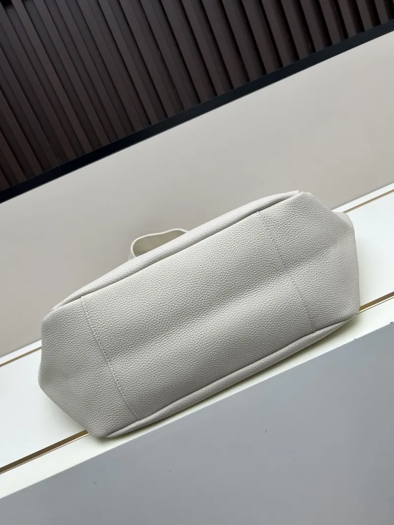 YSL Cream Leather Tote Bag - Image 5