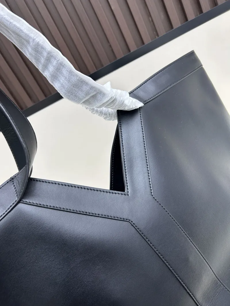Saint Laurent Black Leather Tote Bag 120 - Image 4