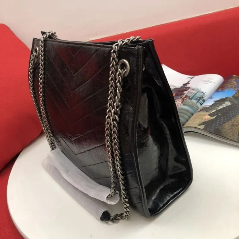Saint Laurent Black Leather Chain Tote Bag - Image 6