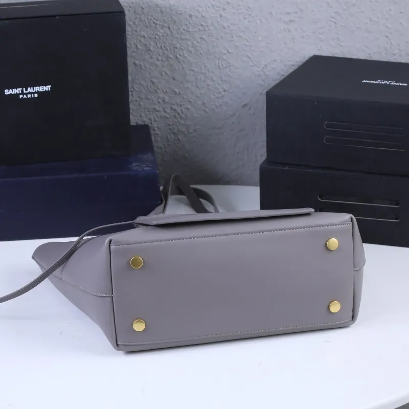 Saint Laurent Gray Tote Bag with Pouch 237 - Image 4