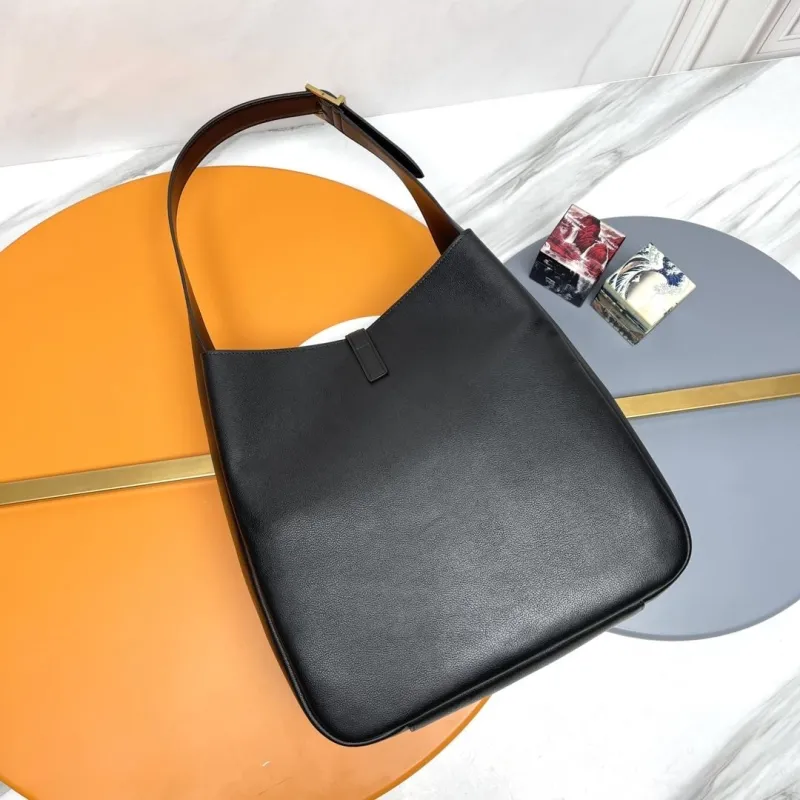 Alternative view of YSL Black Leather Hobo Shoulder Bag 130