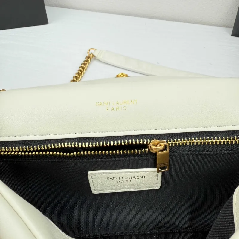 Saint Laurent White Chain Shoulder Bag - Image 8