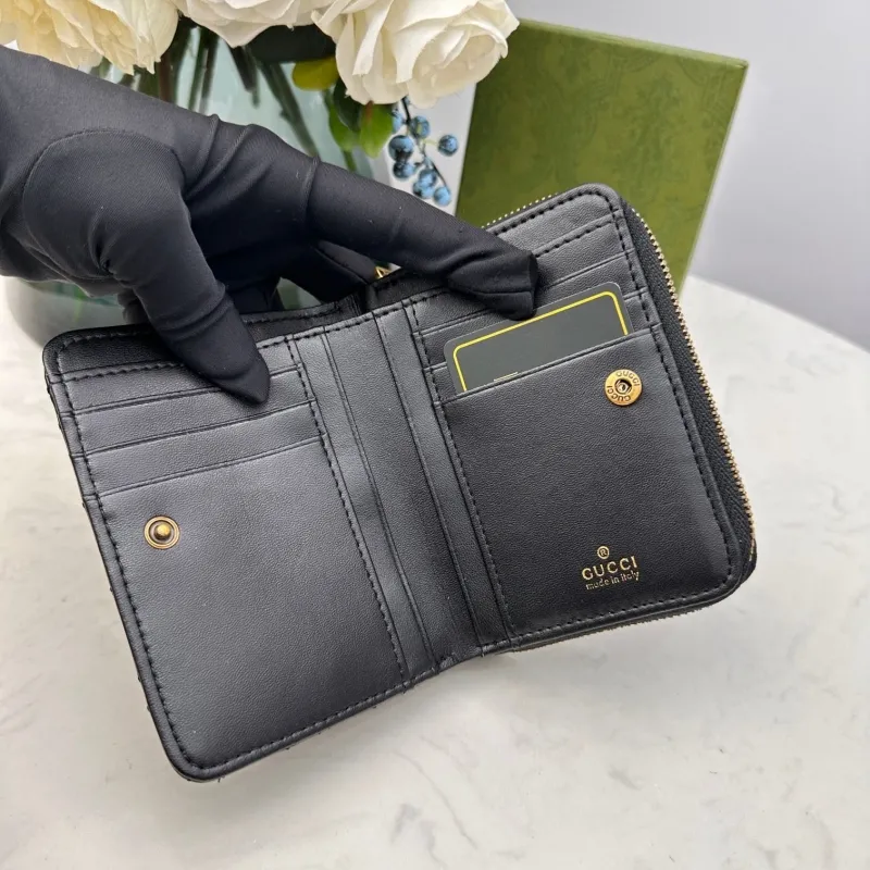 Gucci Black Leather Zip Wallet - Image 8