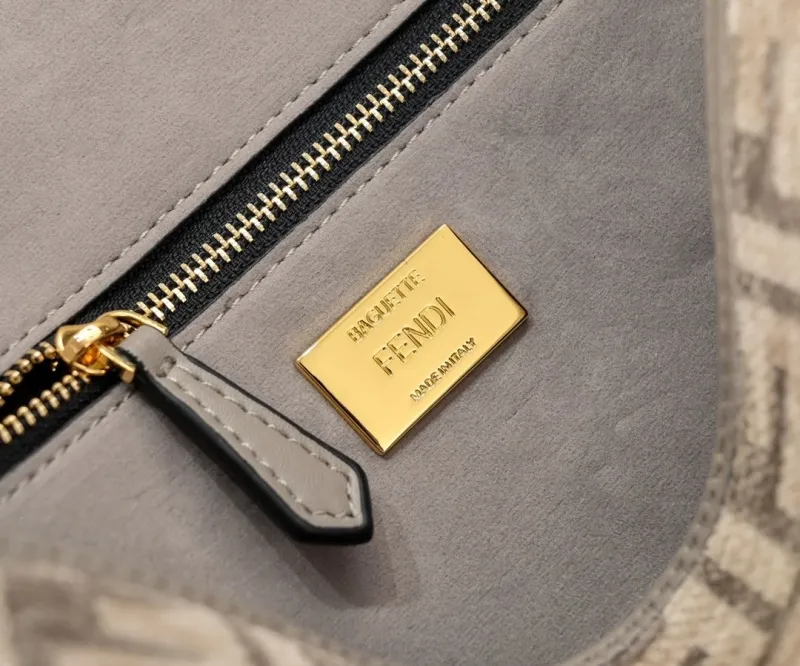 Fendi Gray Baguette Shoulder Bag - Image 8