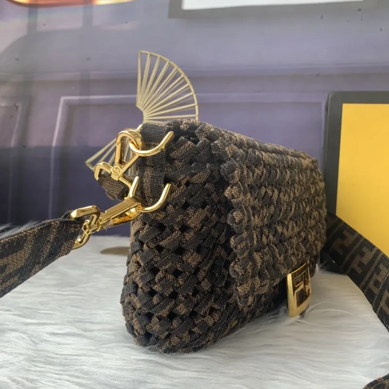 Fendi Brown Woven Baguette Shoulder Bag - Image 4