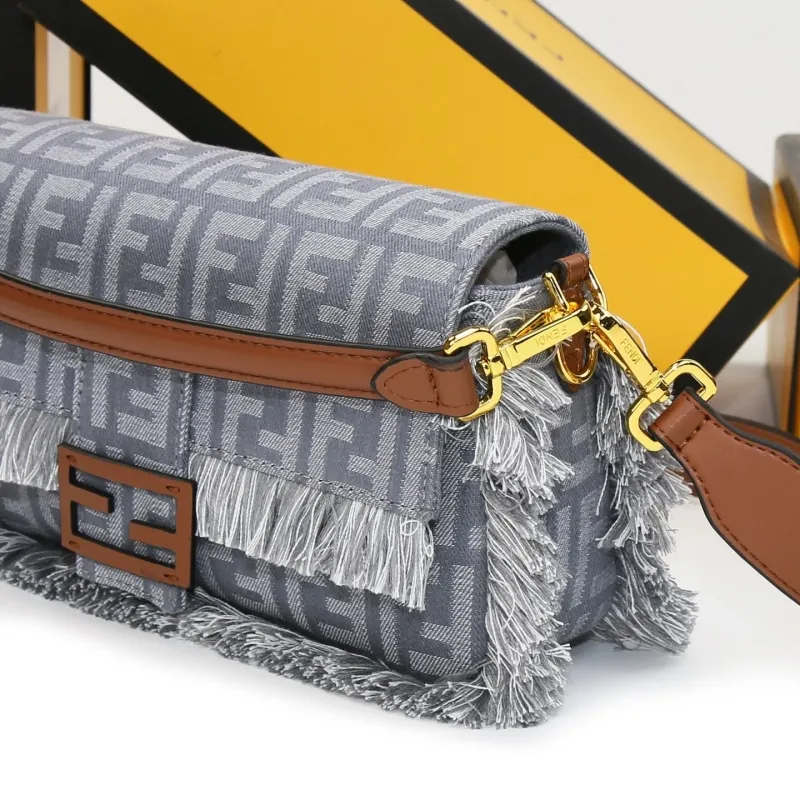 Fendi Gray Baguette Shoulder Bag - Image 7