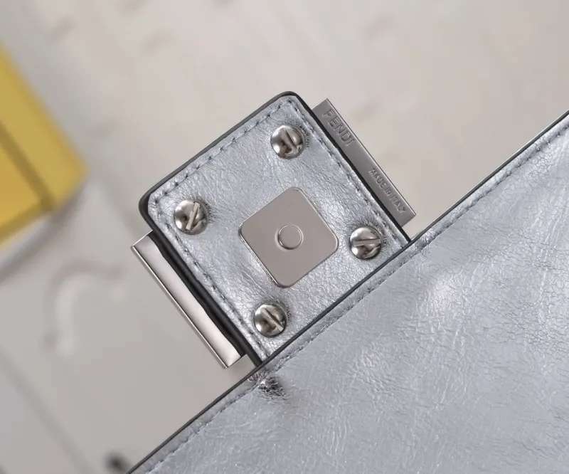 Fendi Silver Baguette Shoulder Bag - Image 6