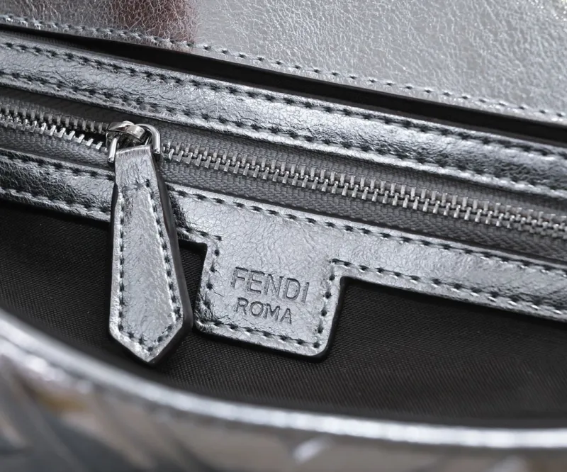 Fendi Silver Baguette Shoulder Bag - Image 8