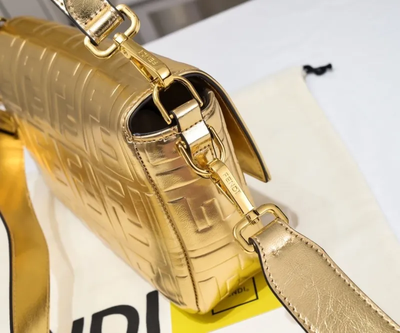 Fendi Gold Baguette Shoulder Bag - Image 3