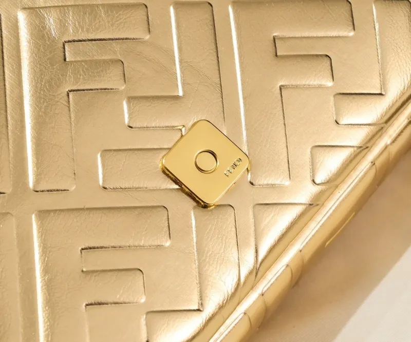 Fendi Gold Baguette Shoulder Bag - Image 5