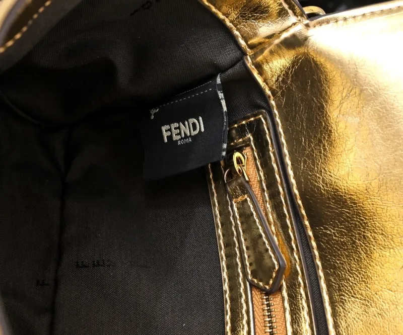 Fendi Gold Baguette Shoulder Bag - Image 8