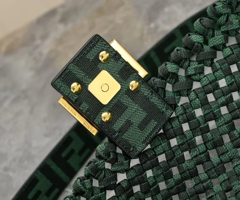 Fendi Dark Green Woven Baguette Bag - Image 7