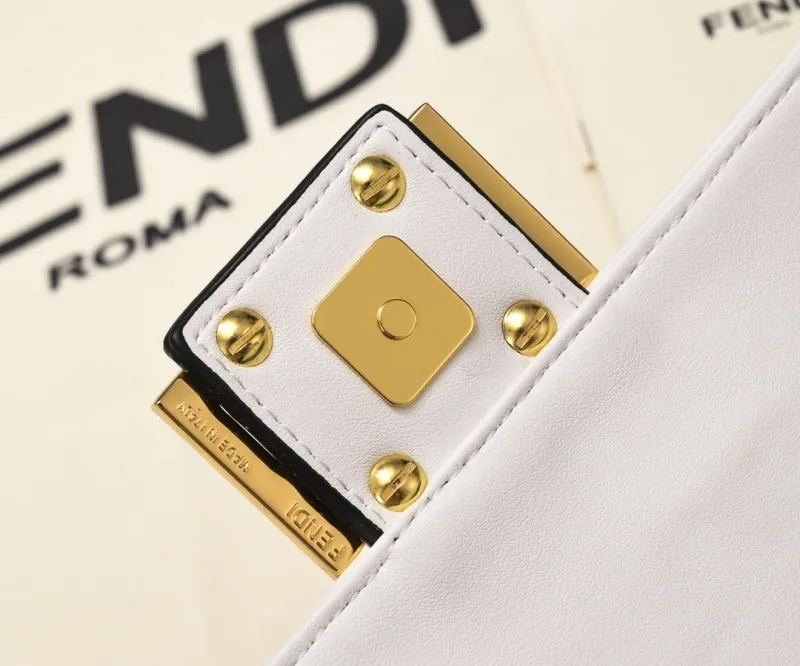 Fendi White Baguette Crossbody Bag - Image 4