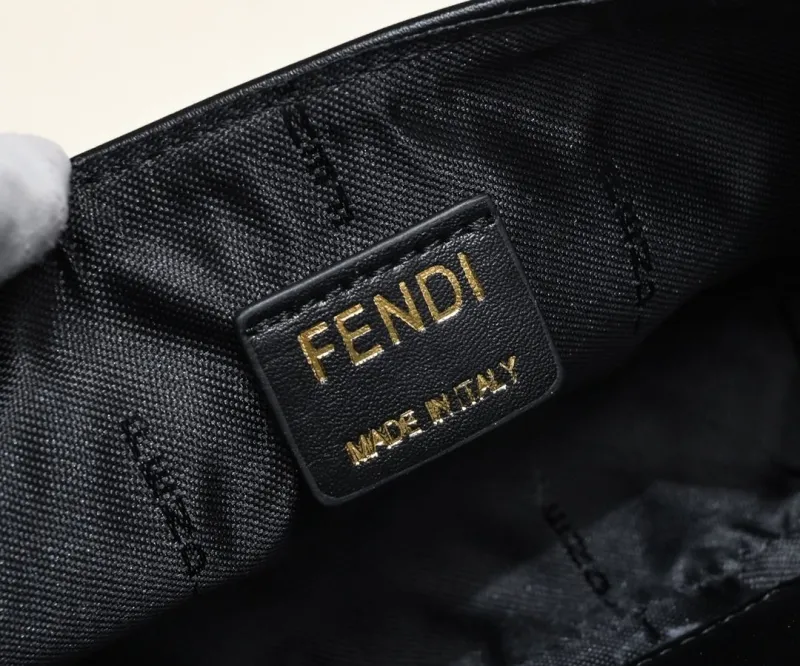 Fendi Black Baguette Shoulder Bag - Image 7