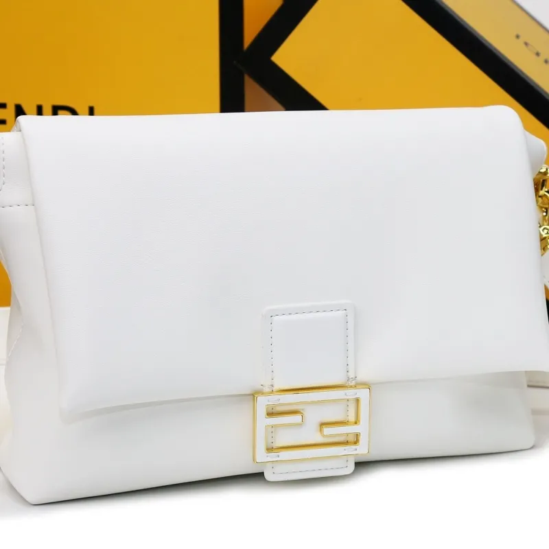 Fendi White Baguette Shoulder Bag - Image 6