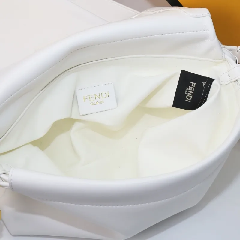 Fendi White Baguette Shoulder Bag - Image 8