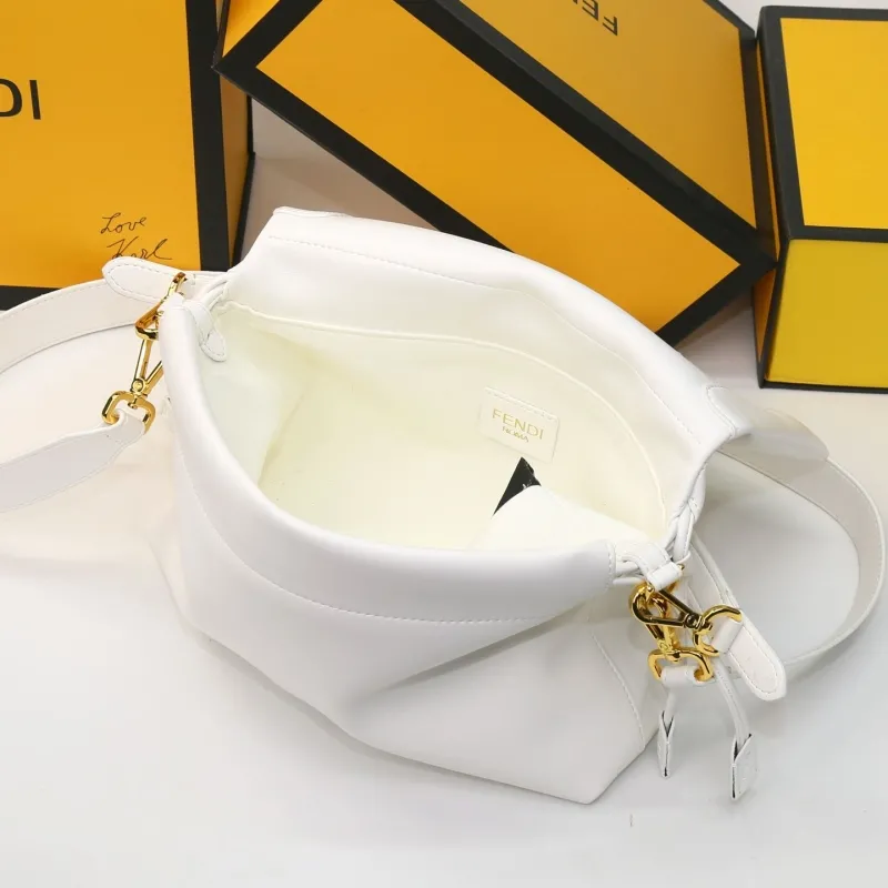 Fendi White Baguette Shoulder Bag - Image 9