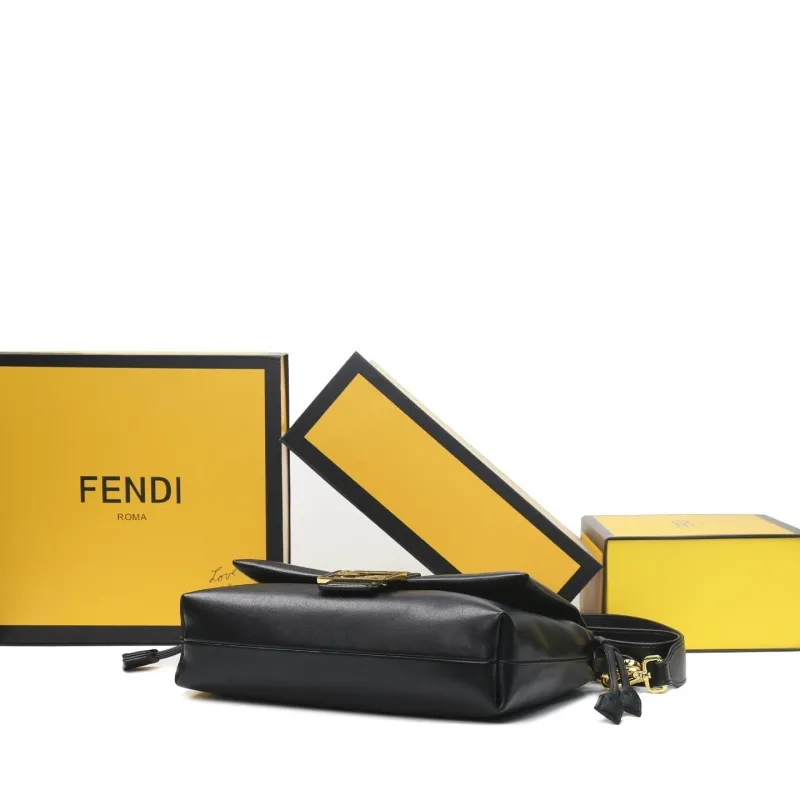 Fendi Black Leather Shoulder Bag - Image 4