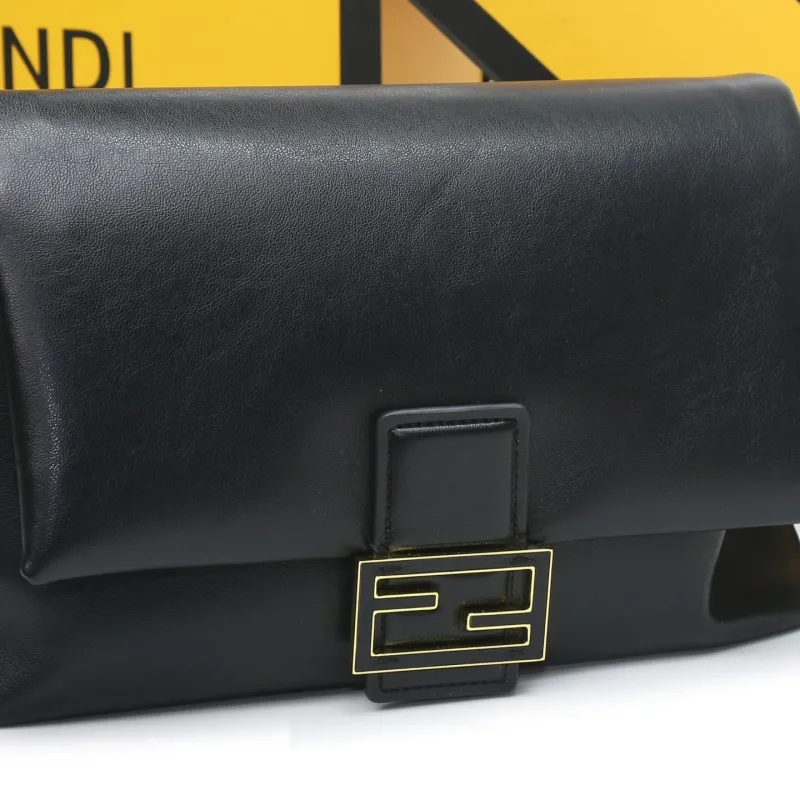 Fendi Black Leather Shoulder Bag - Image 6