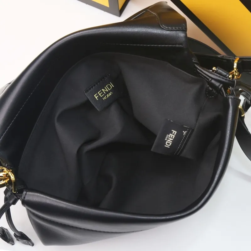 Fendi Black Leather Shoulder Bag - Image 8
