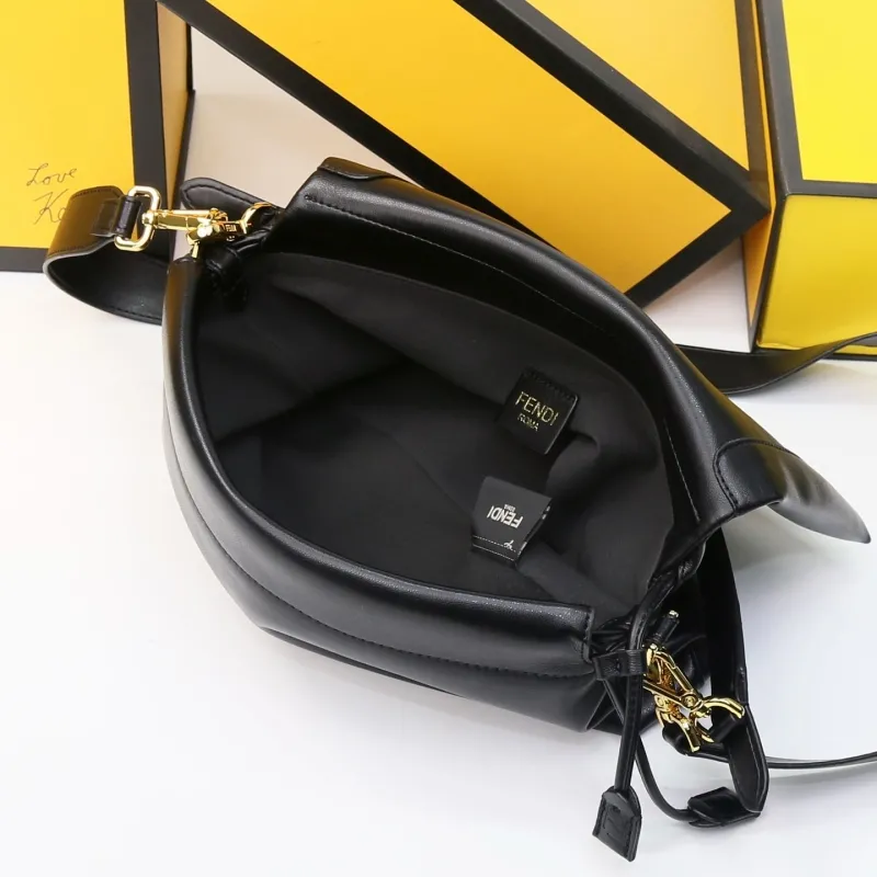 Fendi Black Leather Shoulder Bag - Image 9