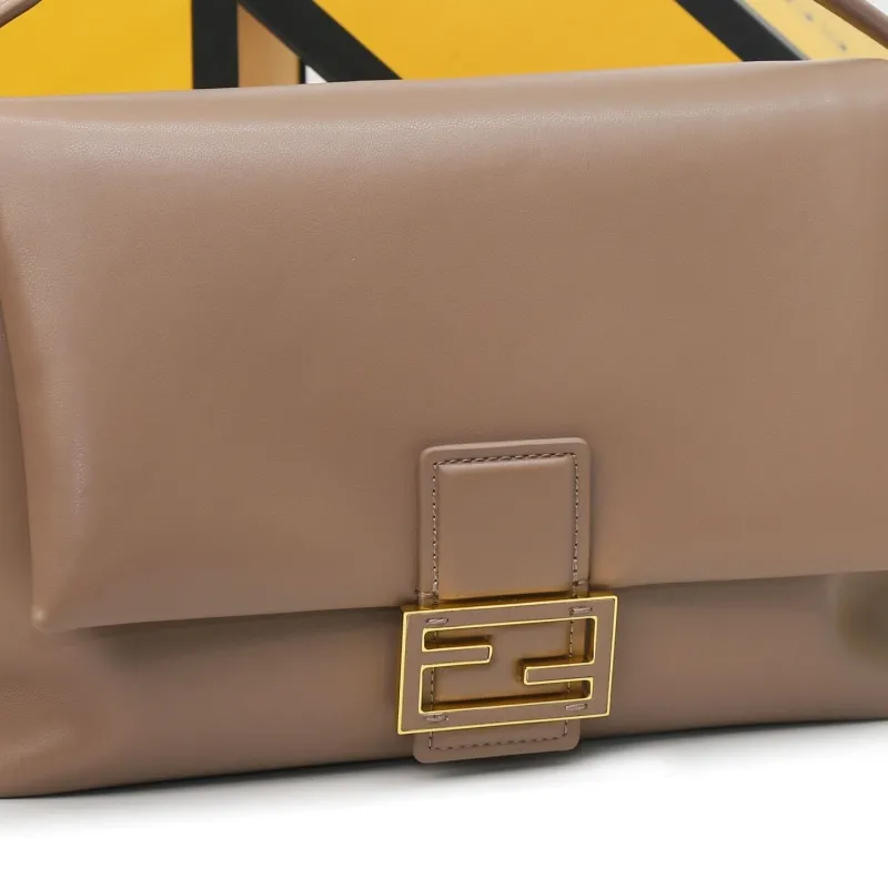 Fendi Women's Beige Baguette Shoulder Bag - Image 6