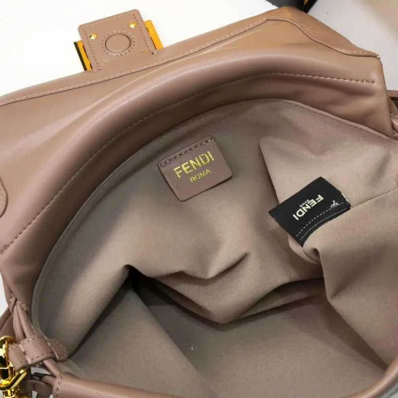 Fendi Women's Beige Baguette Shoulder Bag - Image 8