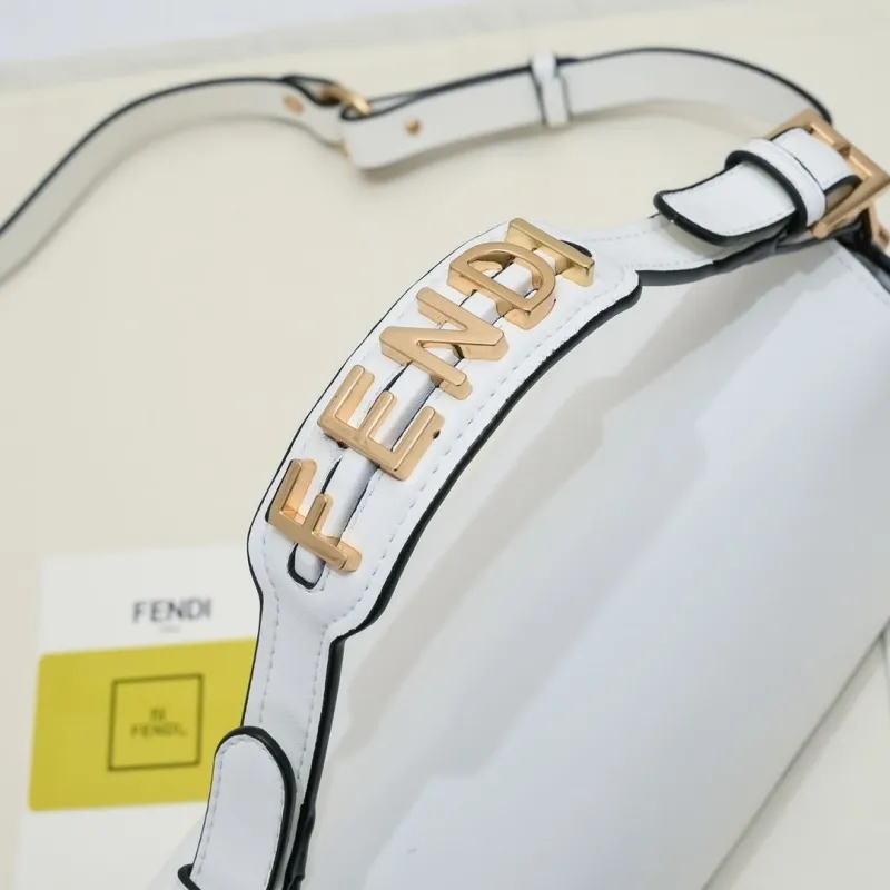 Fendi White Baguette Shoulder Bag - Image 3