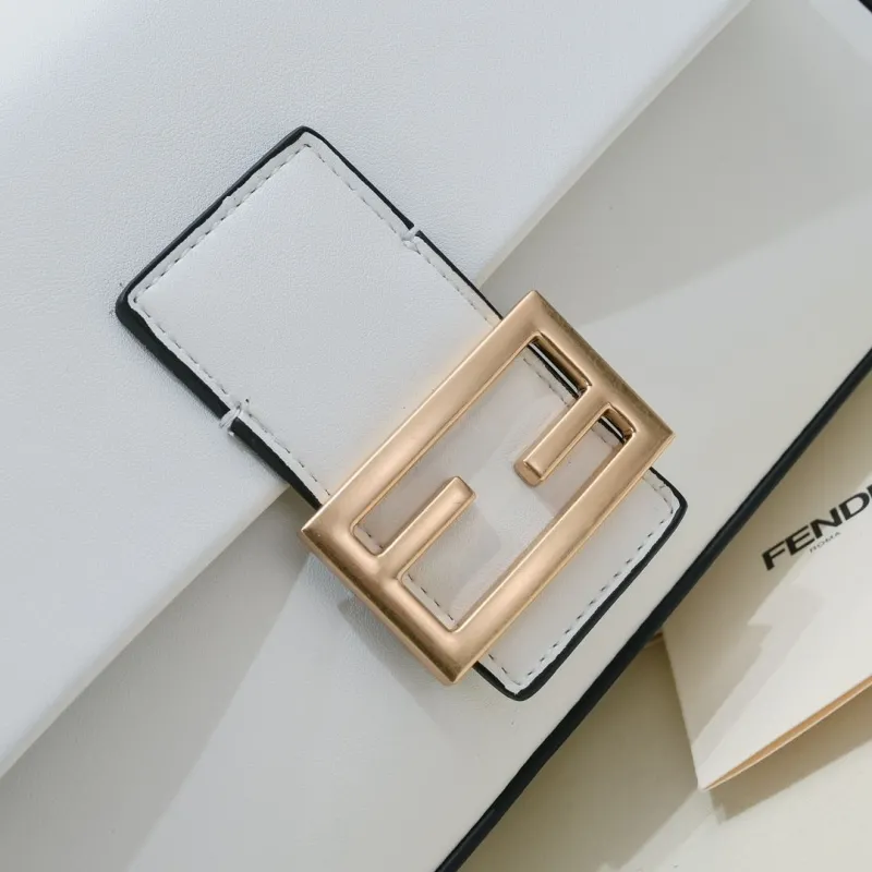 Fendi White Baguette Shoulder Bag - Image 4