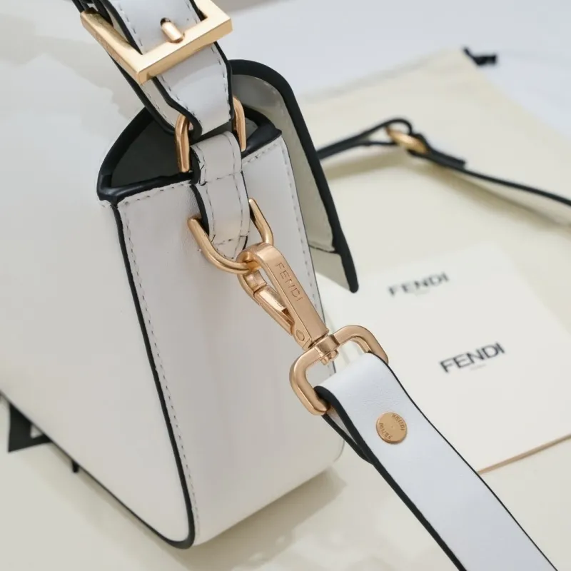 Fendi White Baguette Shoulder Bag - Image 5