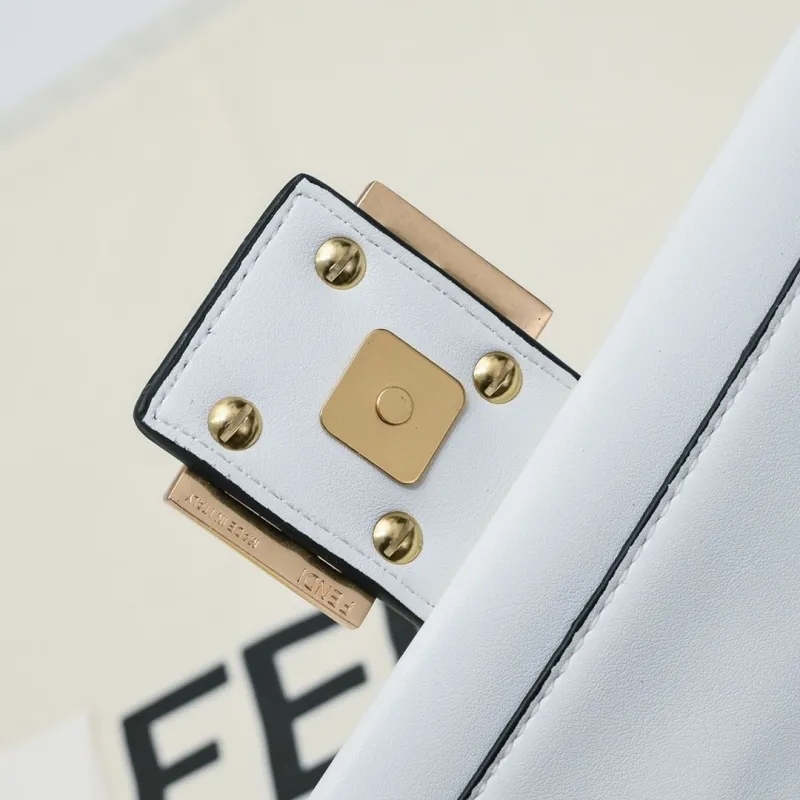 Fendi White Baguette Shoulder Bag - Image 6