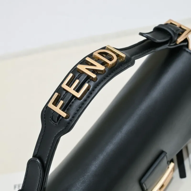 Fendi Black Baguette Shoulder Bag - Image 3