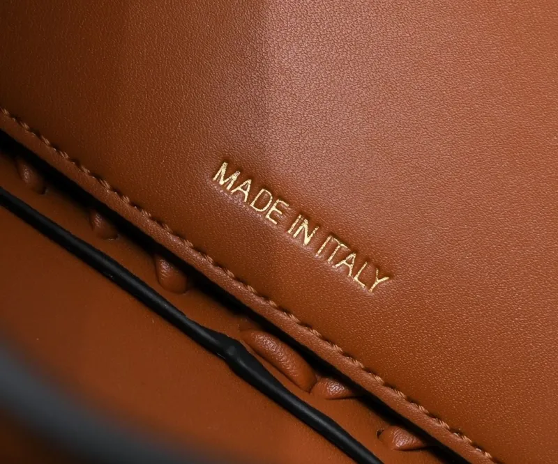 Fendi Brown Leather Baguette Shoulder Bag - Image 8