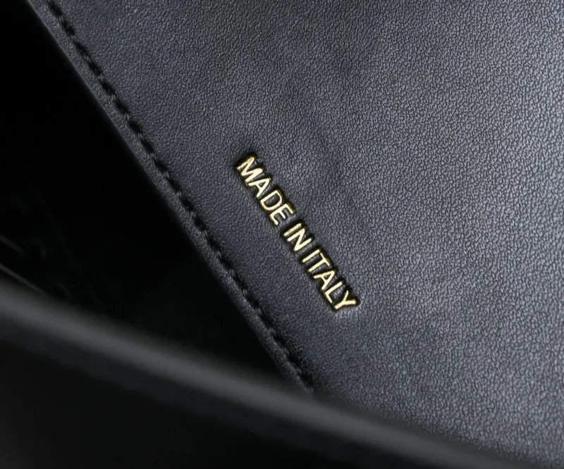 Fendi Black Baguette Leather Shoulder Bag - Image 8