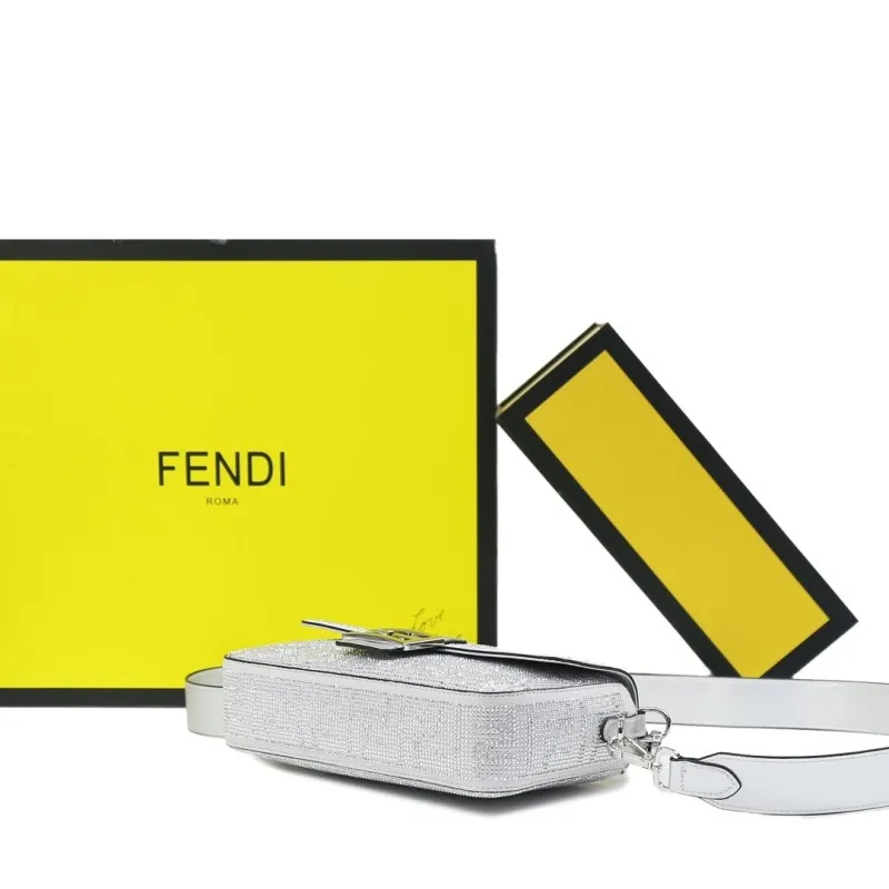 Fendi Silver Crystal Baguette Bag - Image 4