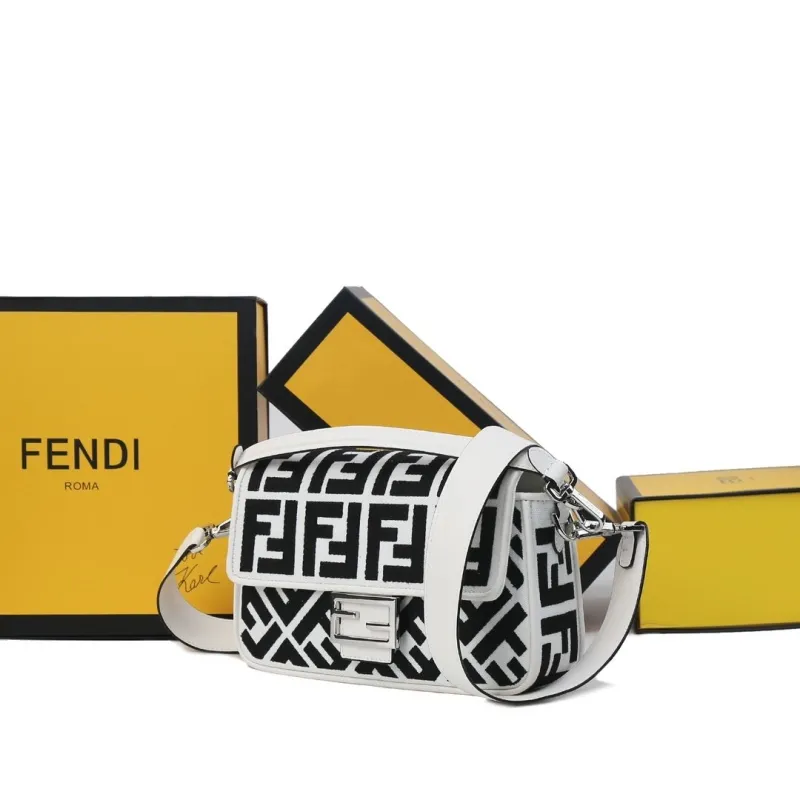 Fendi Black White Baguette Shoulder Bag - Image 5