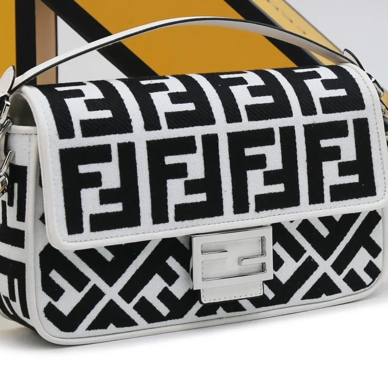 Fendi Black White Baguette Shoulder Bag - Image 6