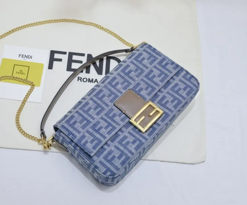 Fendi Blue Baguette Shoulder Bag - Image 3
