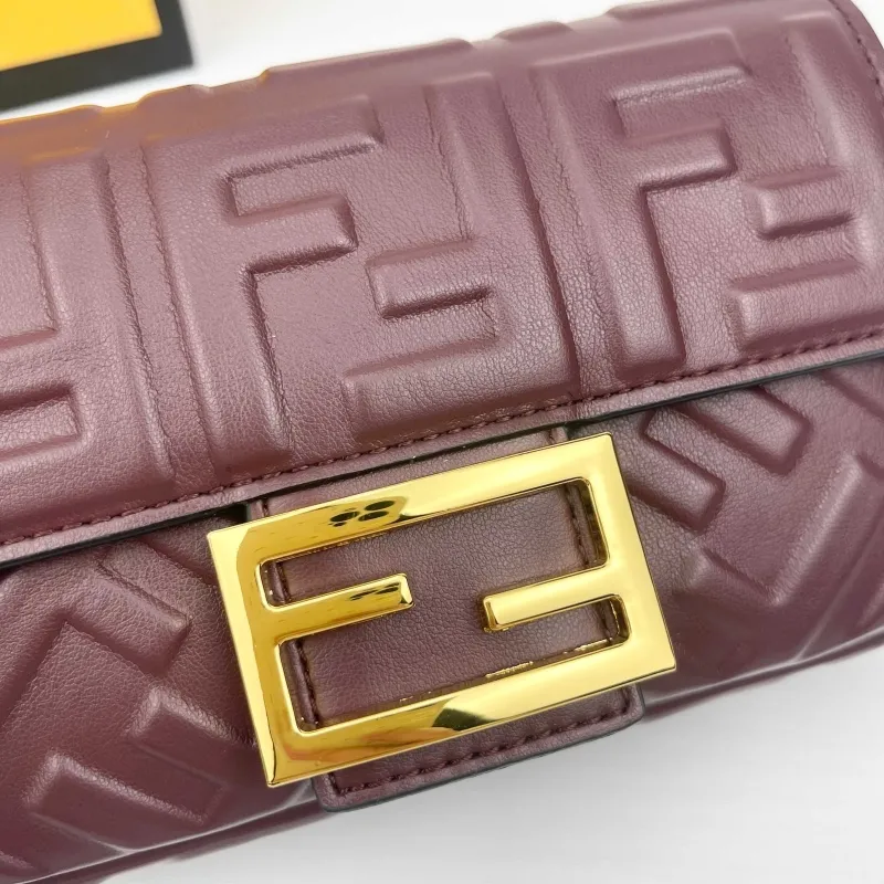 Fendi Burgundy Baguette Chain Shoulder Bag 8846 - Image 5