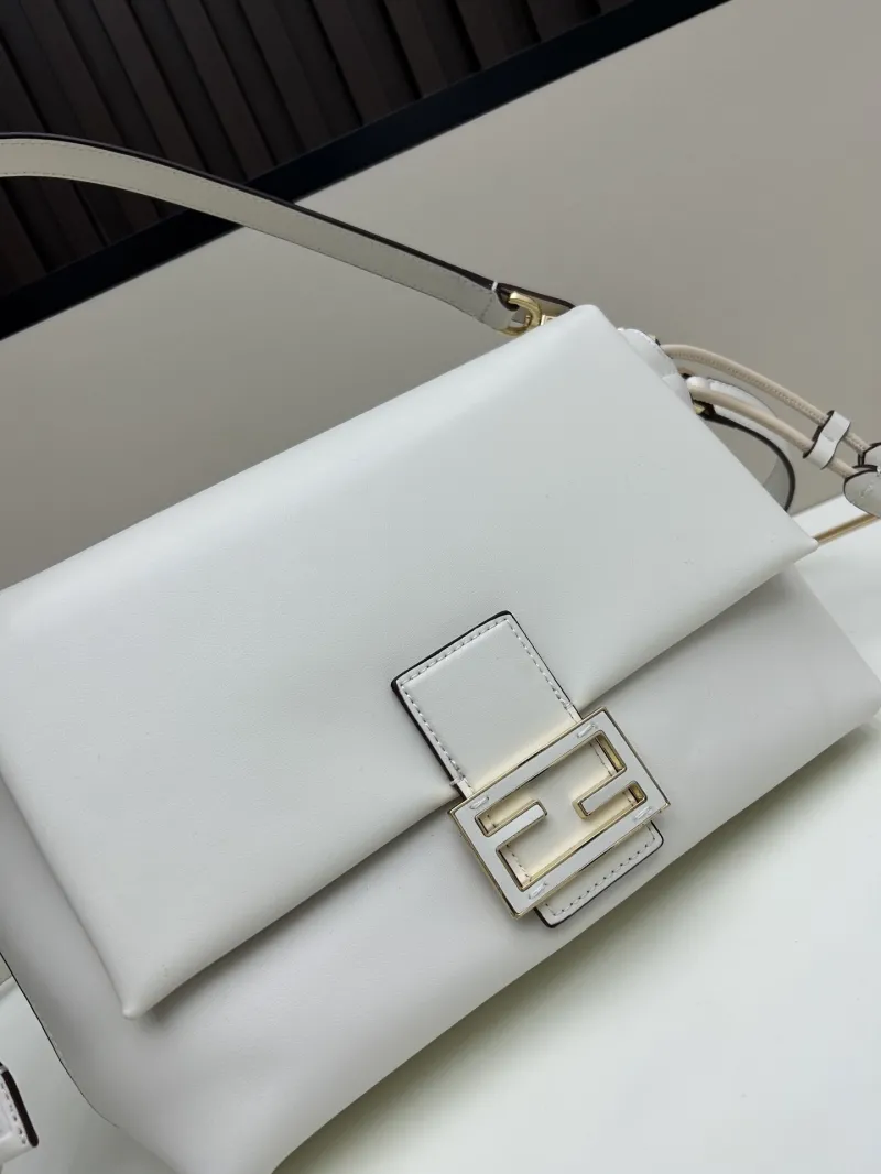 Fendi White Baguette Shoulder Bag 08899 - Image 4