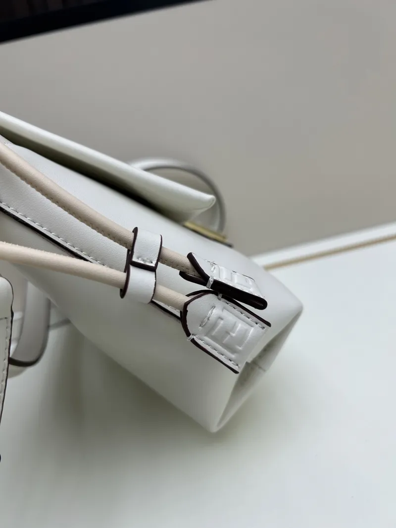 Fendi White Baguette Shoulder Bag 08899 - Image 6