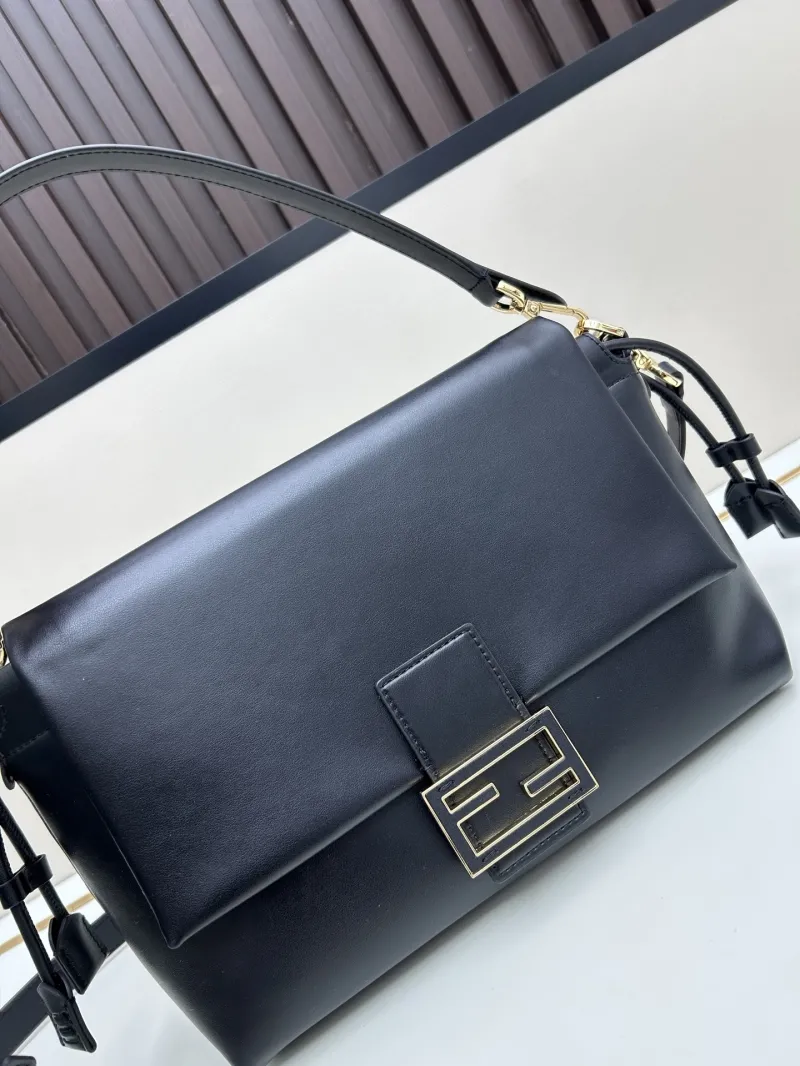 Fendi Black Leather Shoulder Bag 08899 - Image 4