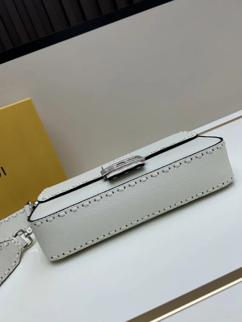 Fendi White Leather Baguette Bag 146 - Image 5