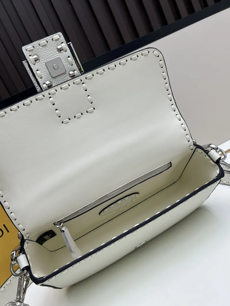 Fendi White Leather Baguette Bag 146 - Image 7