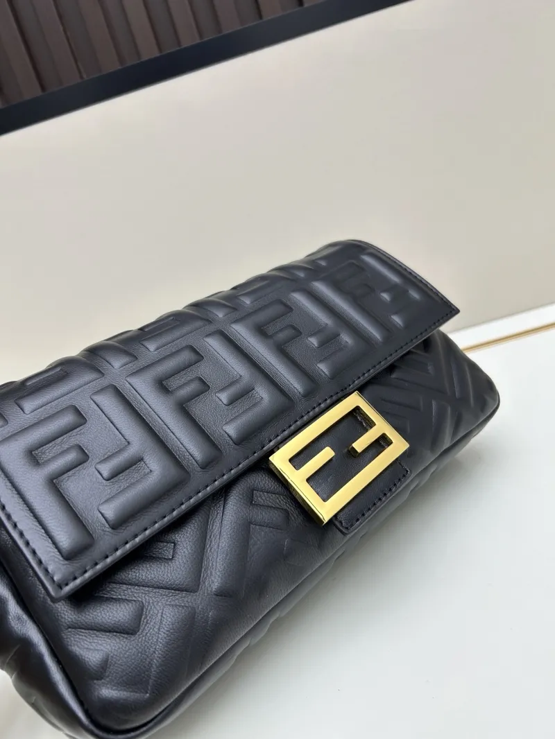 Fendi Black Leather Baguette Shoulder Bag - Image 3