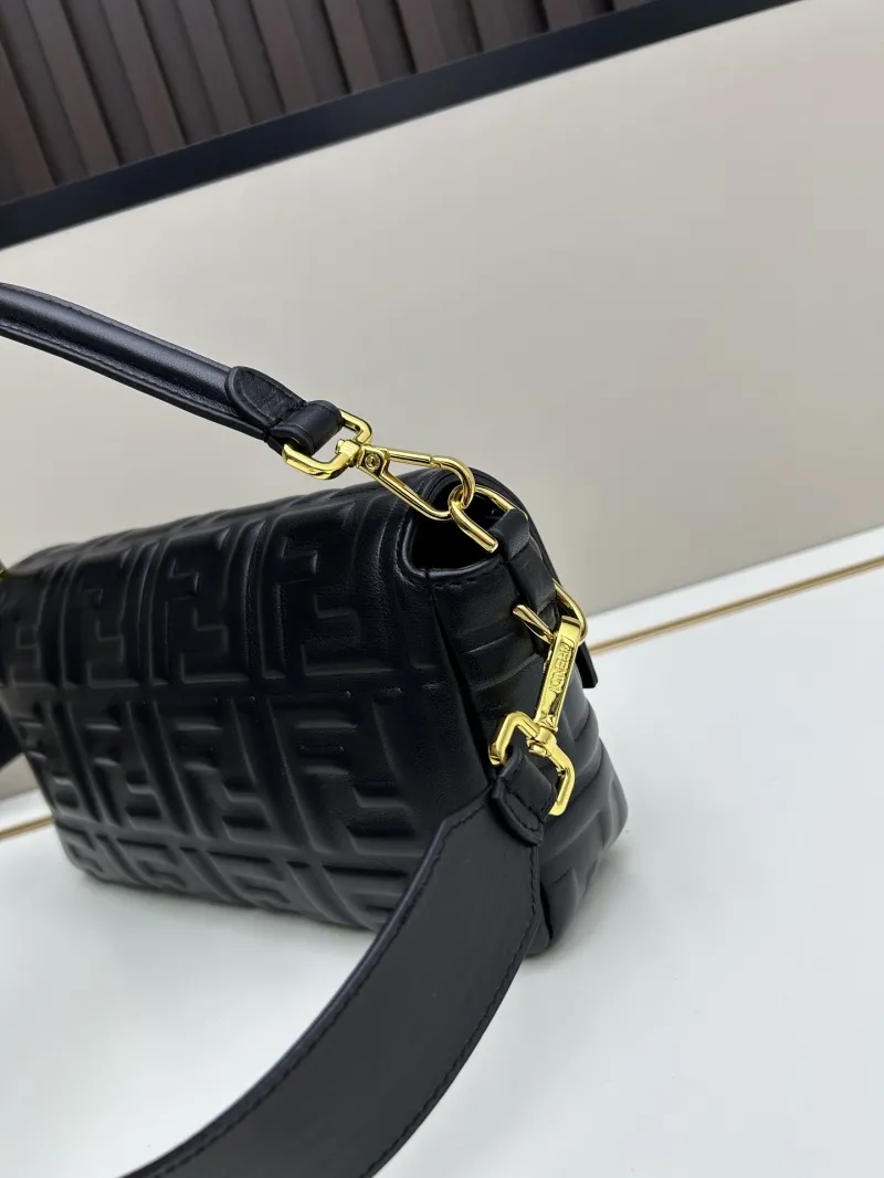 Fendi Black Leather Baguette Shoulder Bag - Image 4
