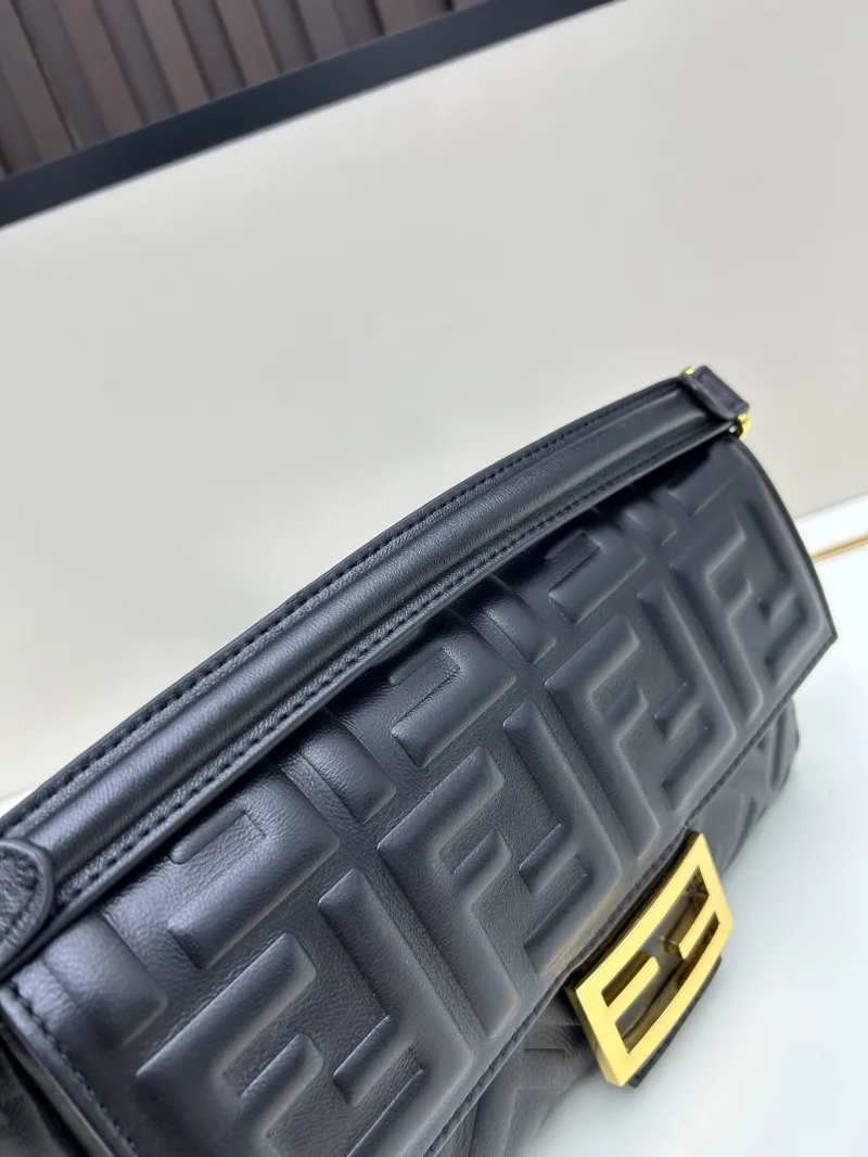 Fendi Black Leather Baguette Shoulder Bag - Image 6