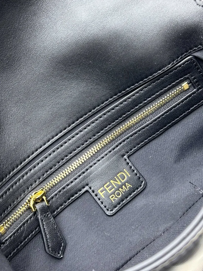 Fendi Black Leather Baguette Shoulder Bag - Image 8